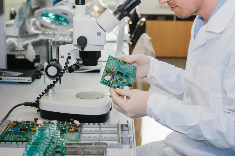 Kachel Elektronikproduktion